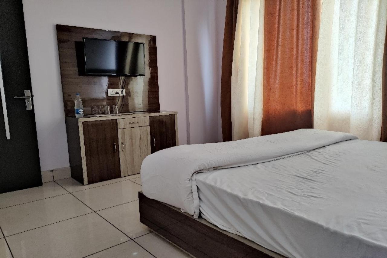 Oyo Hotel Laksh Kurukshetra المظهر الخارجي الصورة