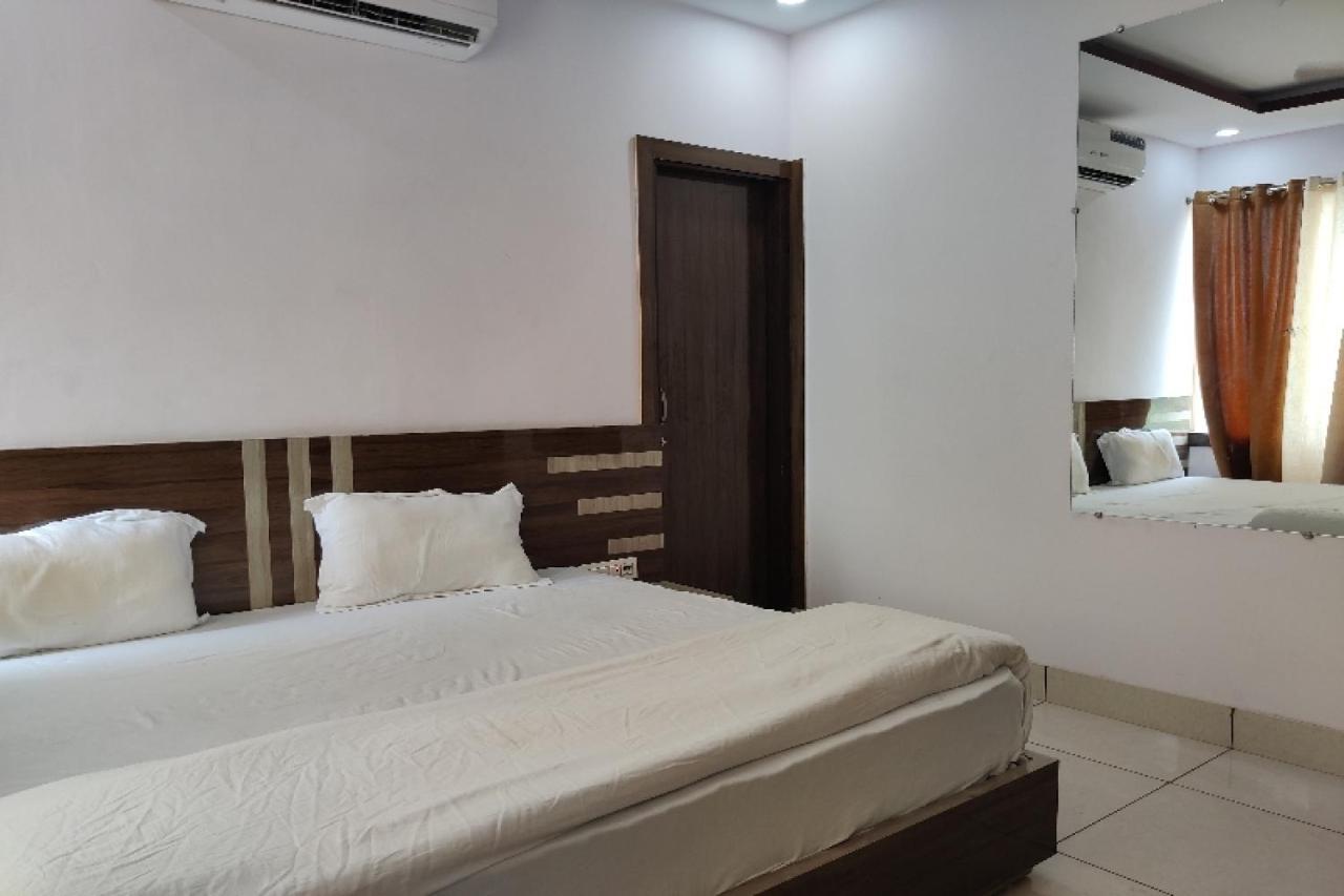 Oyo Hotel Laksh Kurukshetra المظهر الخارجي الصورة