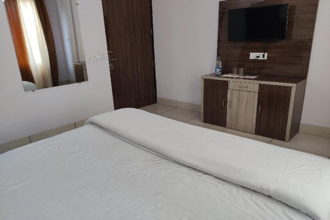 Oyo Hotel Laksh Kurukshetra المظهر الخارجي الصورة