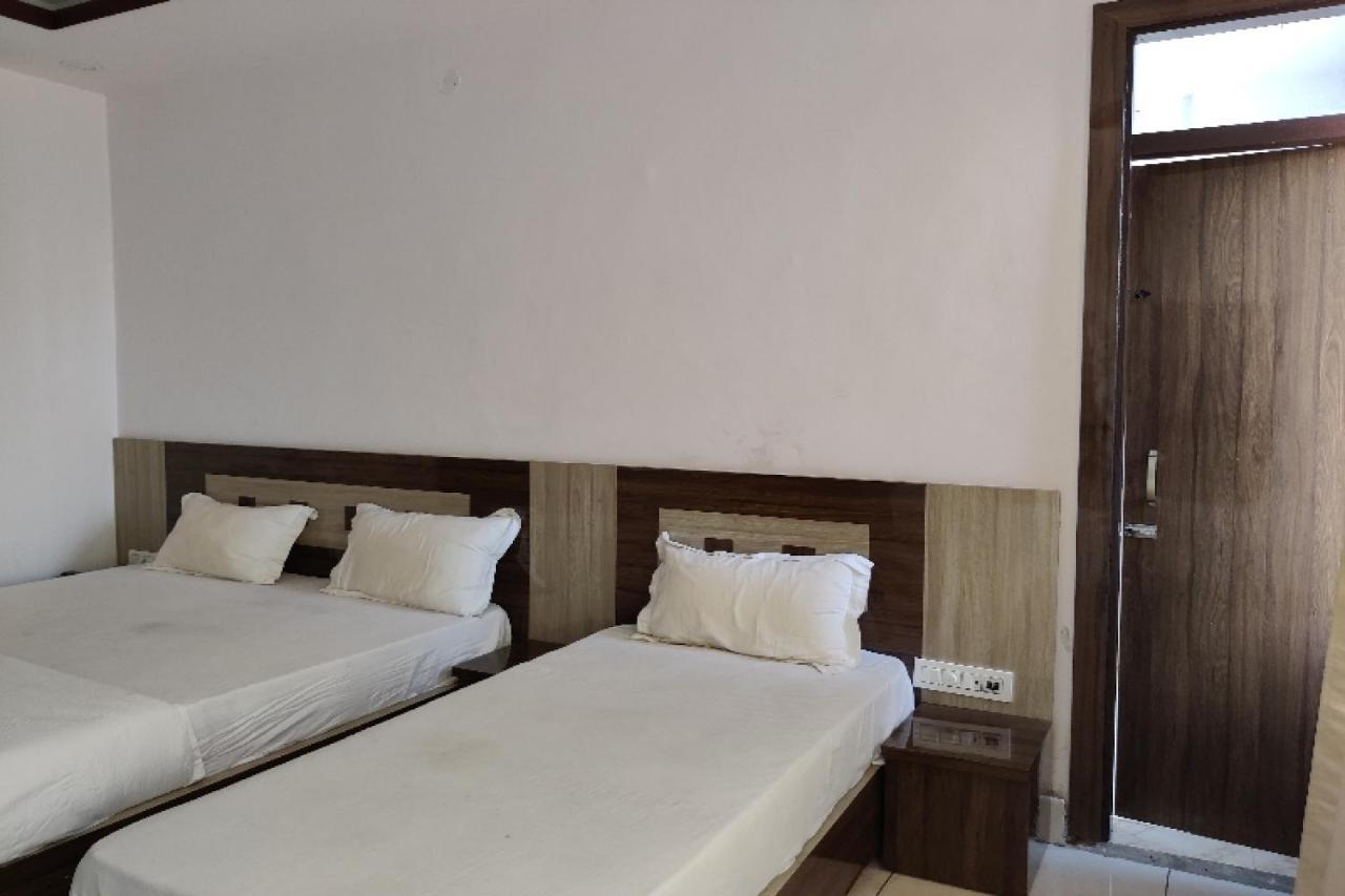 Oyo Hotel Laksh Kurukshetra المظهر الخارجي الصورة