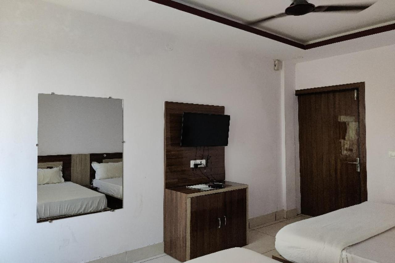 Oyo Hotel Laksh Kurukshetra المظهر الخارجي الصورة