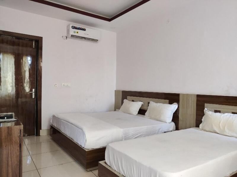 Oyo Hotel Laksh Kurukshetra المظهر الخارجي الصورة